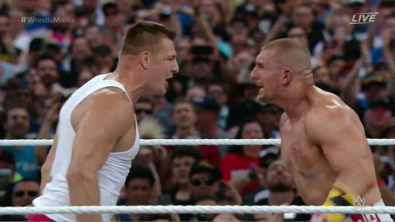 Illustration for article titled Gronk "Fights Off Security" To Invade Ring And Beat Up Wrestlemania Battle Royal Opponent